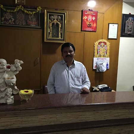 Hotel Suprabath Towers Tirupati Exteriör bild