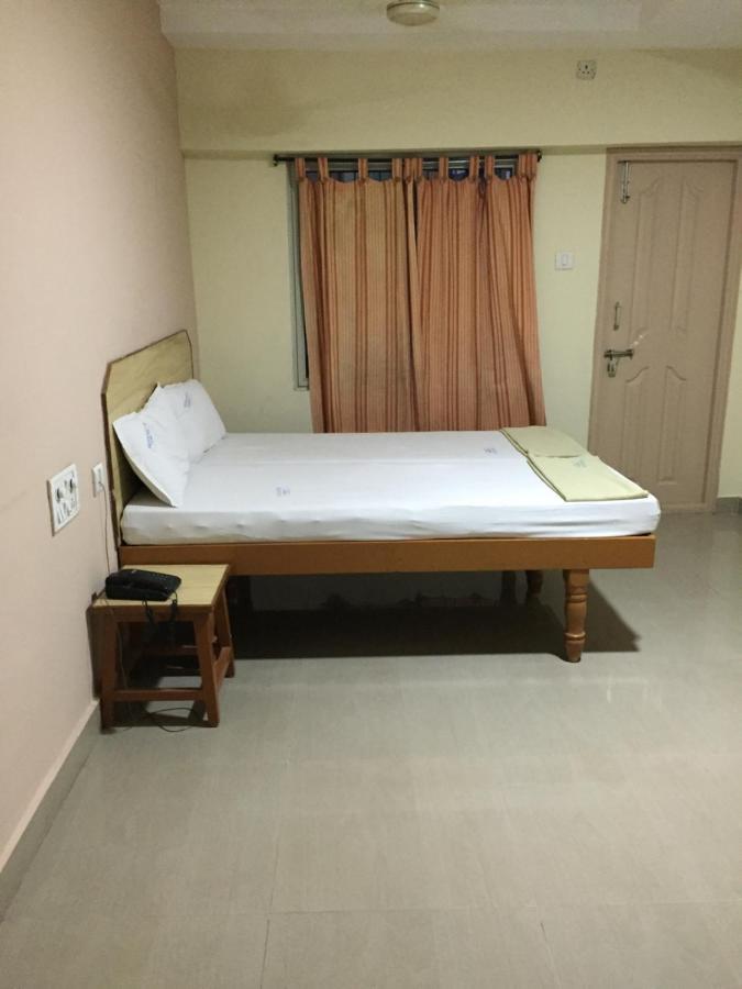 Hotel Suprabath Towers Tirupati Exteriör bild