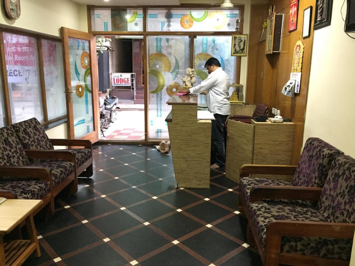 Hotel Suprabath Towers Tirupati Exteriör bild
